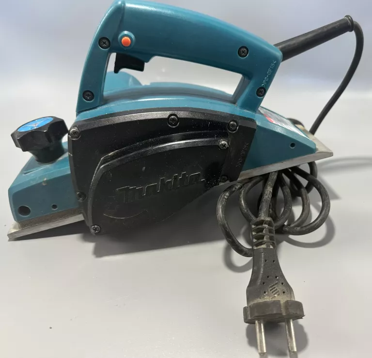 STRUG ELEKTRYCZNY MAKITA 1902