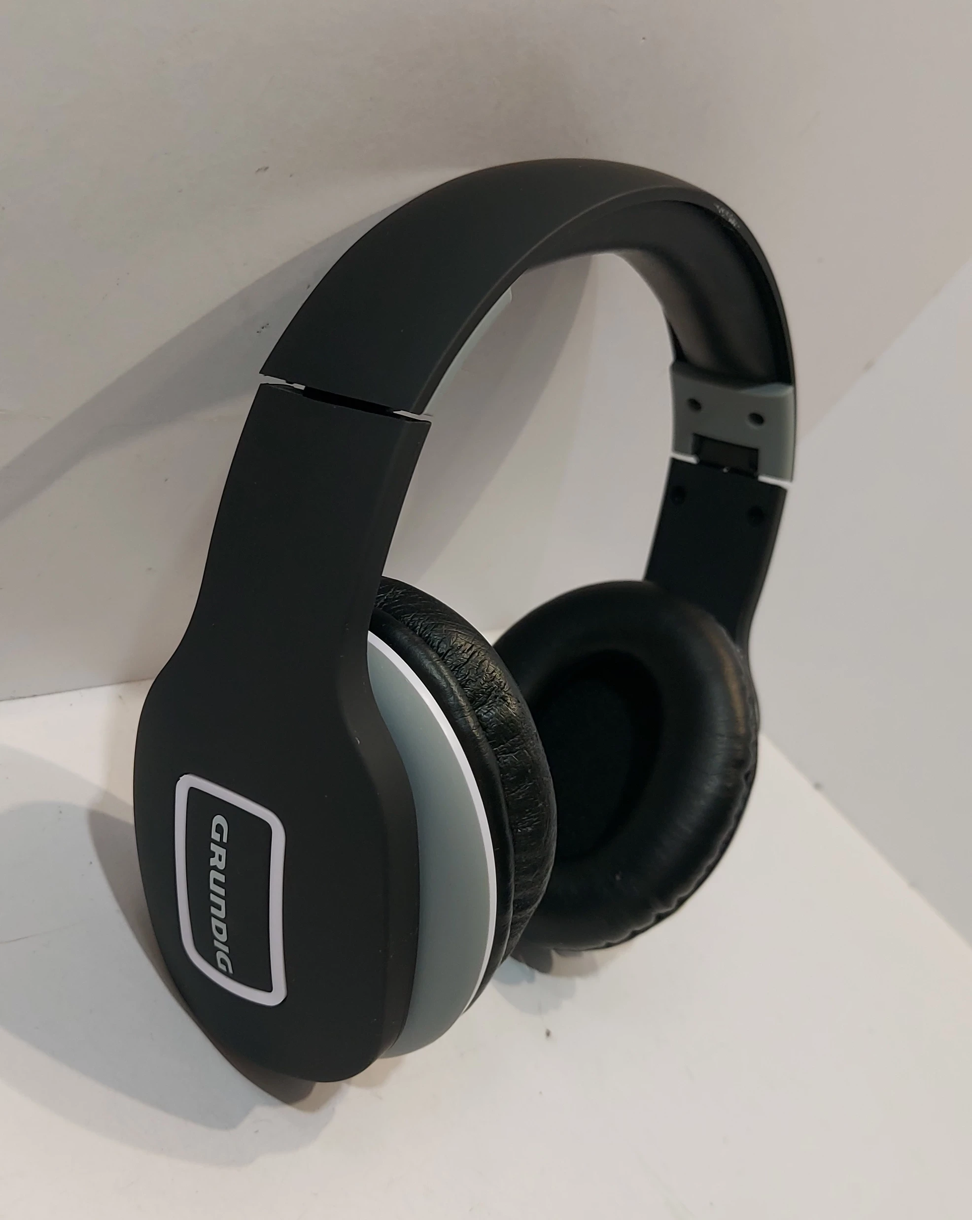 sluchawki-bluetooth-grundig-13741-stan-uzywany