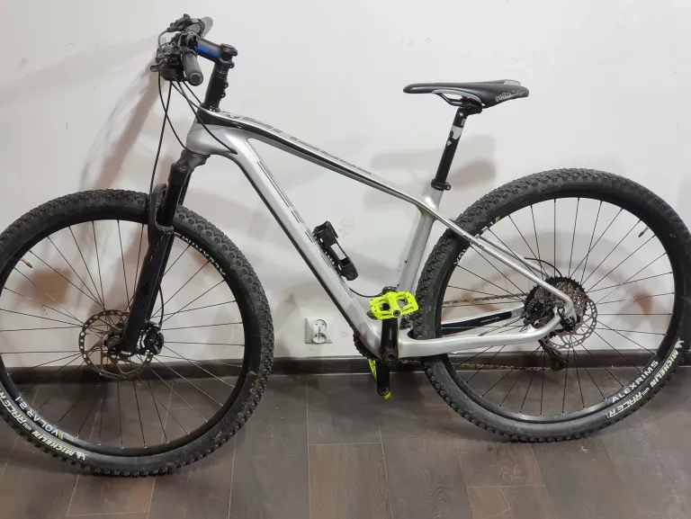 rower-romet-monsun-1-kola-29-rama-17-carbon-marka-romet