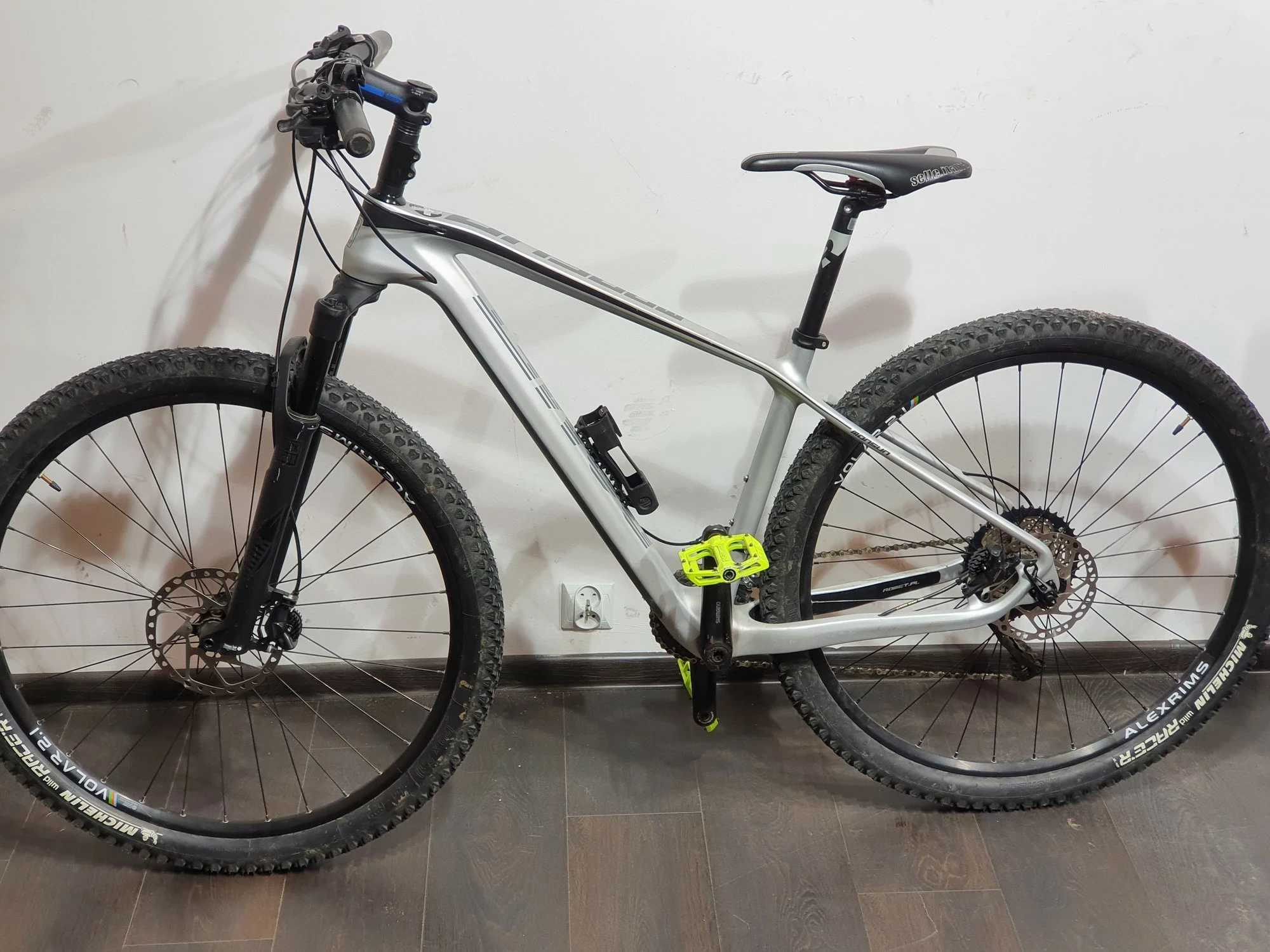 rower-romet-monsun-1-kola-29-rama-17-carbon-marka-romet