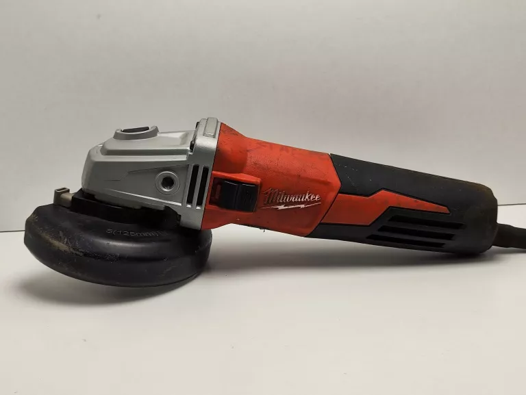 SZLIFIERKA KĄTOWA MILWAUKEE AGV 13-125 XE
