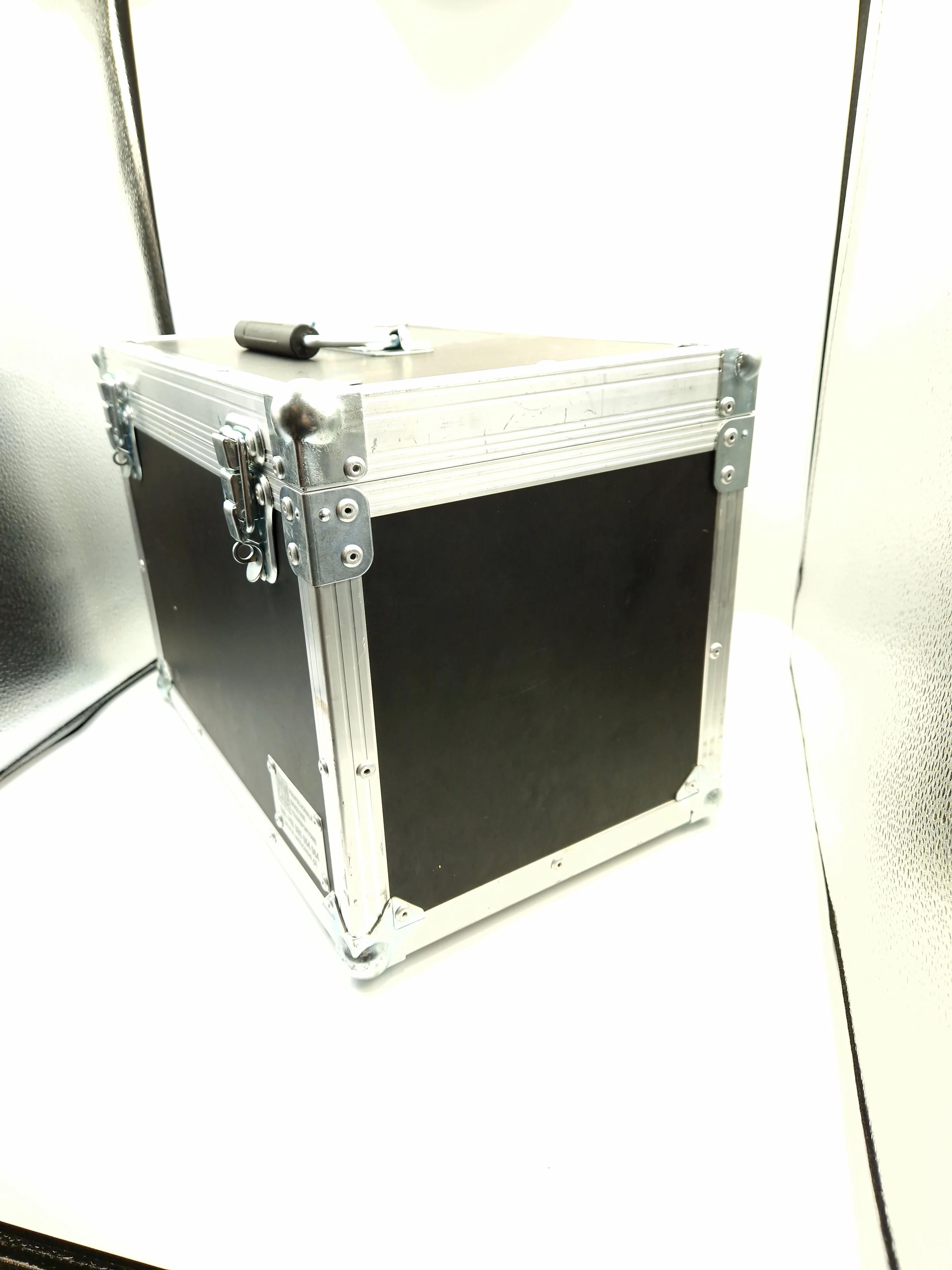 skrzynia-transportowa-case-24x36x22-kod-producenta-u93012sl