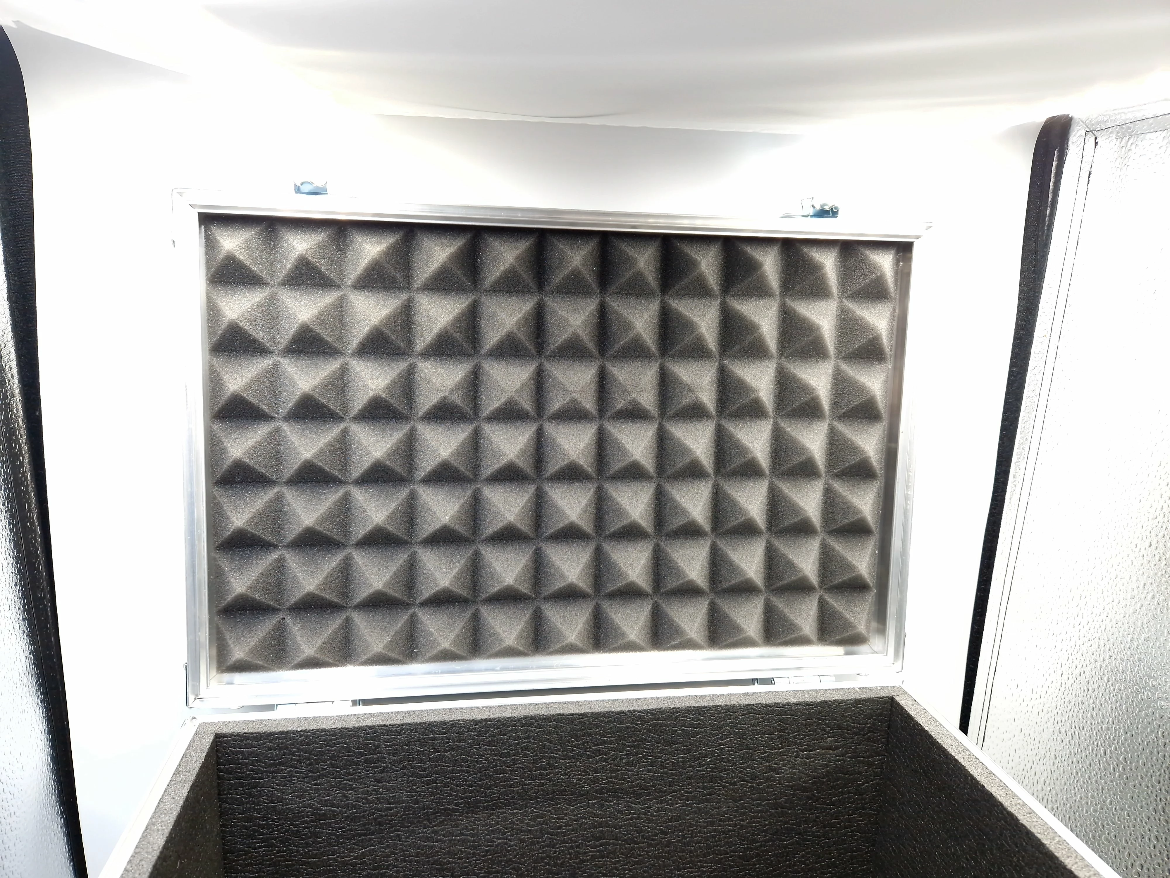 skrzynia-transportowa-case-24x36x22-model-u93012sl