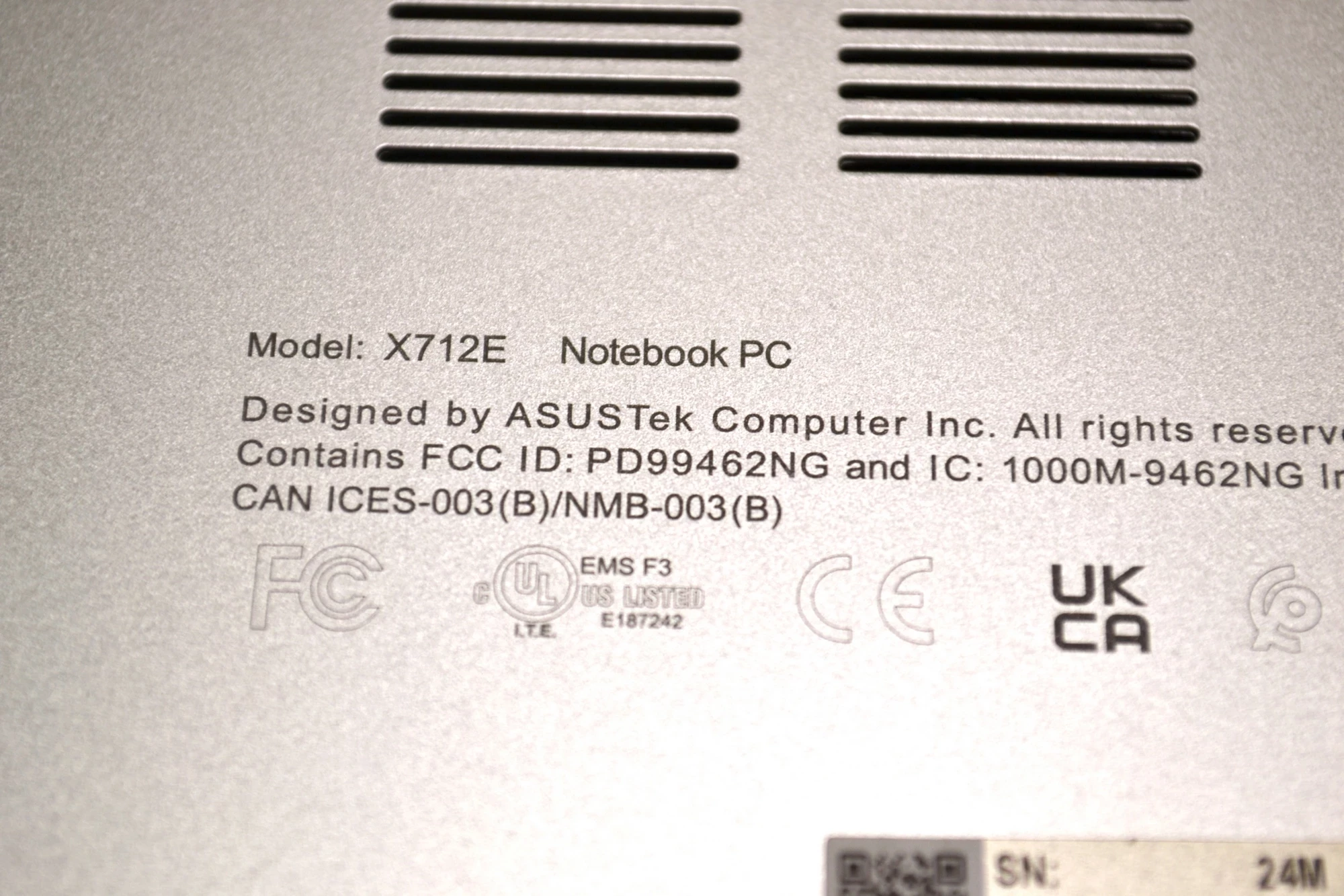 asus-vivobook-17-x712e-i3-8gb-512gb-ladowarka-system-operacyjny-windows-11