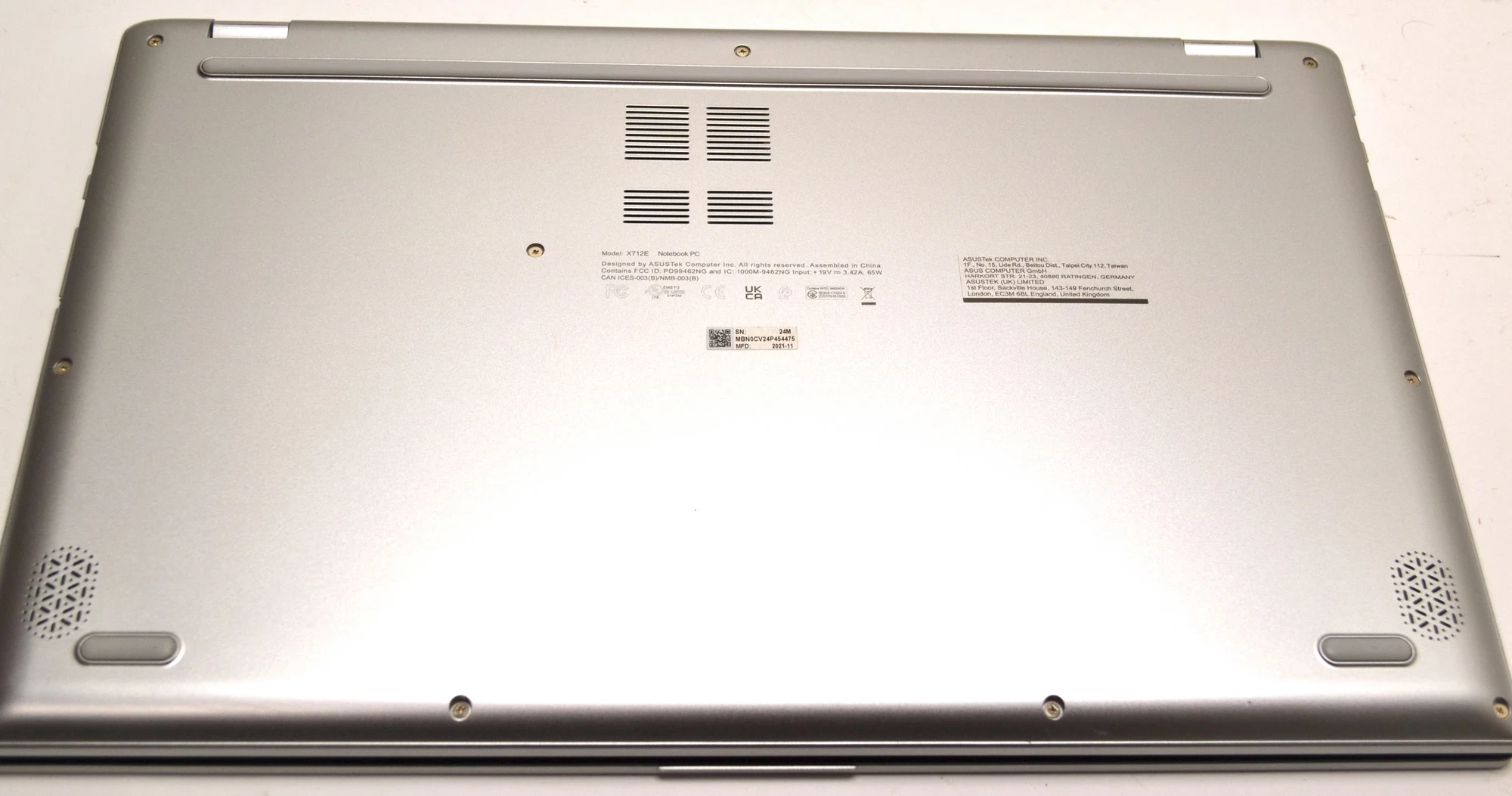 asus-vivobook-17-x712e-i3-8gb-512gb-ladowarka-rodzaj-karty-graficznej-grafika-zintegrowana