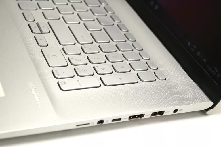 asus-vivobook-17-x712e-i3-8gb-512gb-ladowarka-kod-producenta-x712ea-au683w