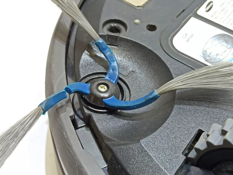 ODKURZACZ SAMSUNG NAVIBOT SR8825 OPIS