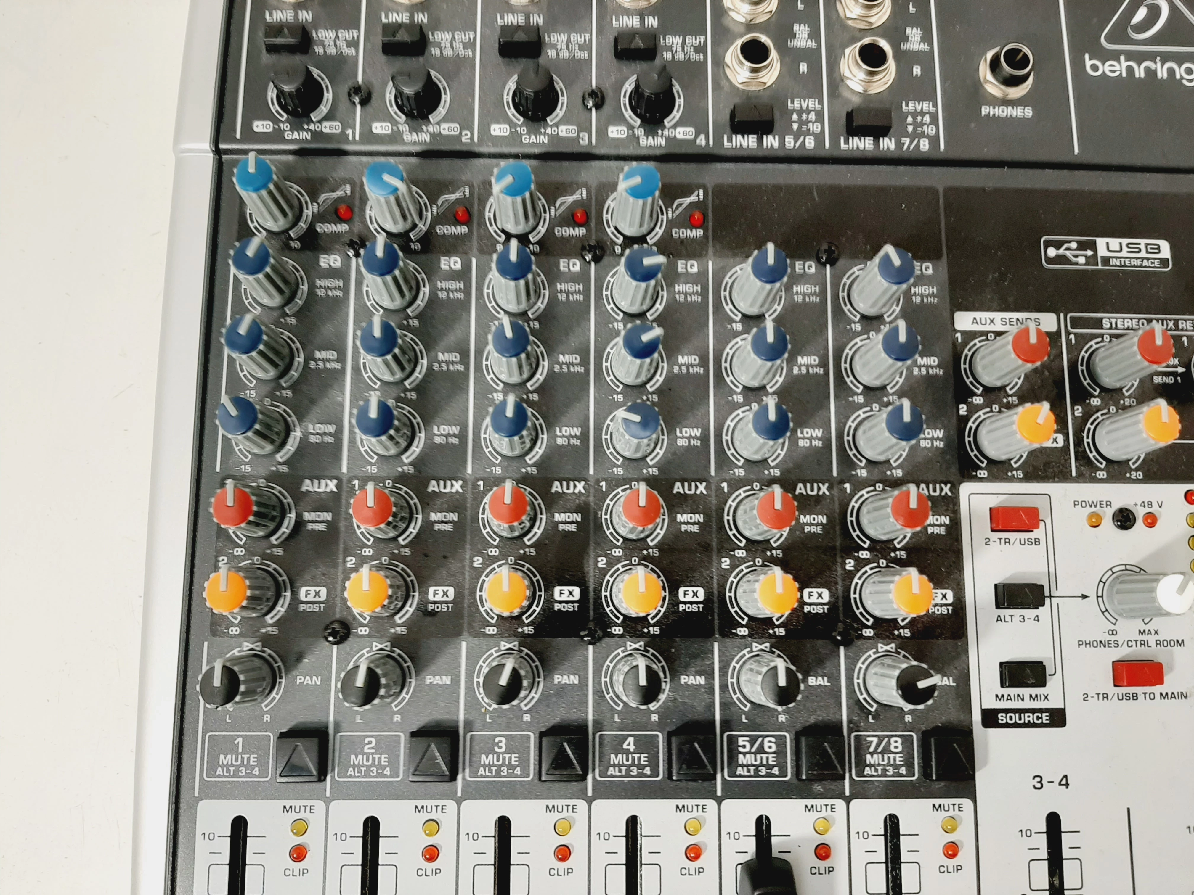 mixer-behringer-xenyx-1204-usb-mikser-marka-behringer