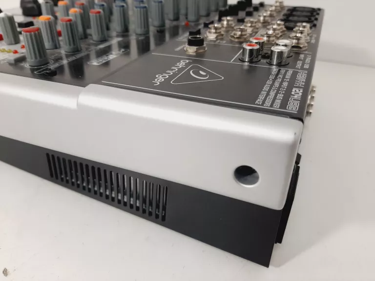mixer-behringer-xenyx-1204-usb-mikser-liczba-kanalow-12