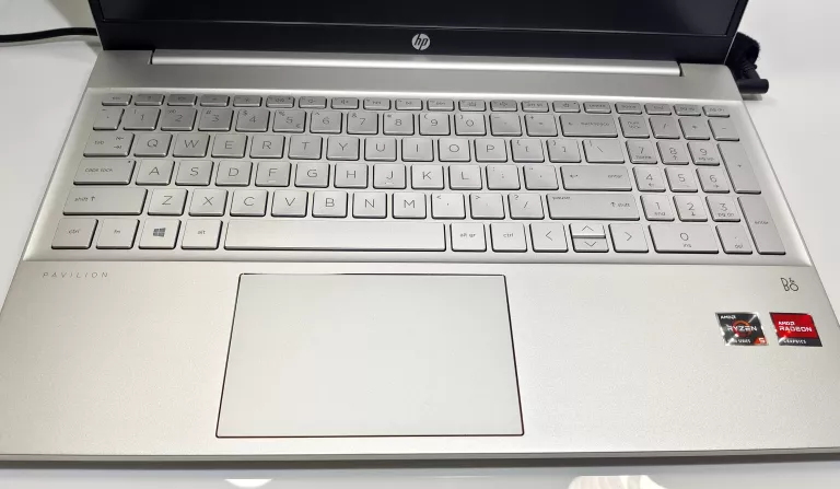 LAPTOP HP PAVILION 15 15,6'' RYZEN 5 8/512GB WIN1