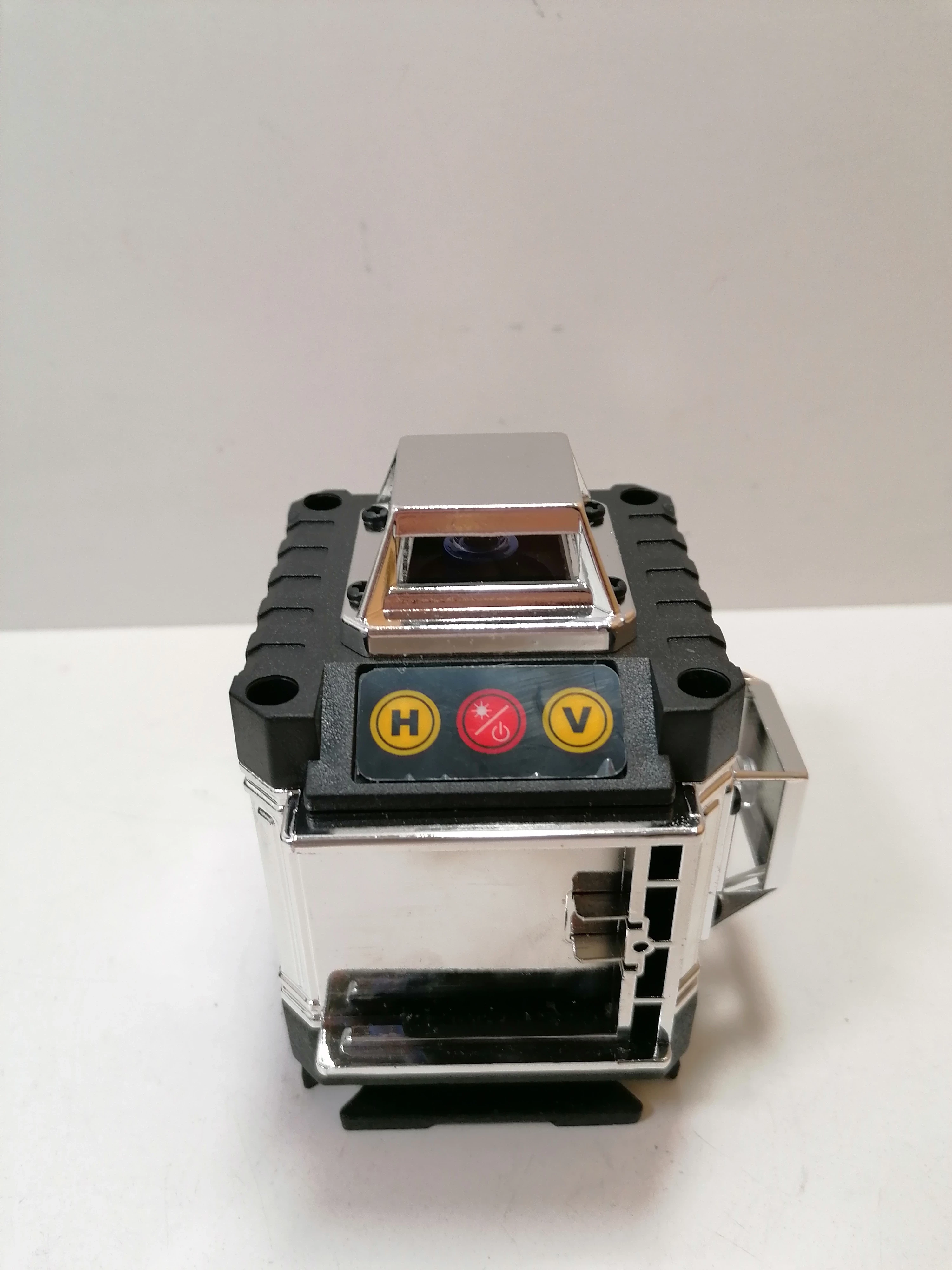 laser-krzyzowy-maksymalny-zasieg-pracy-15