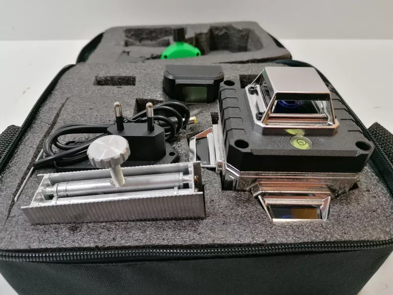 laser-krzyzowy-targowa-41-warszawa