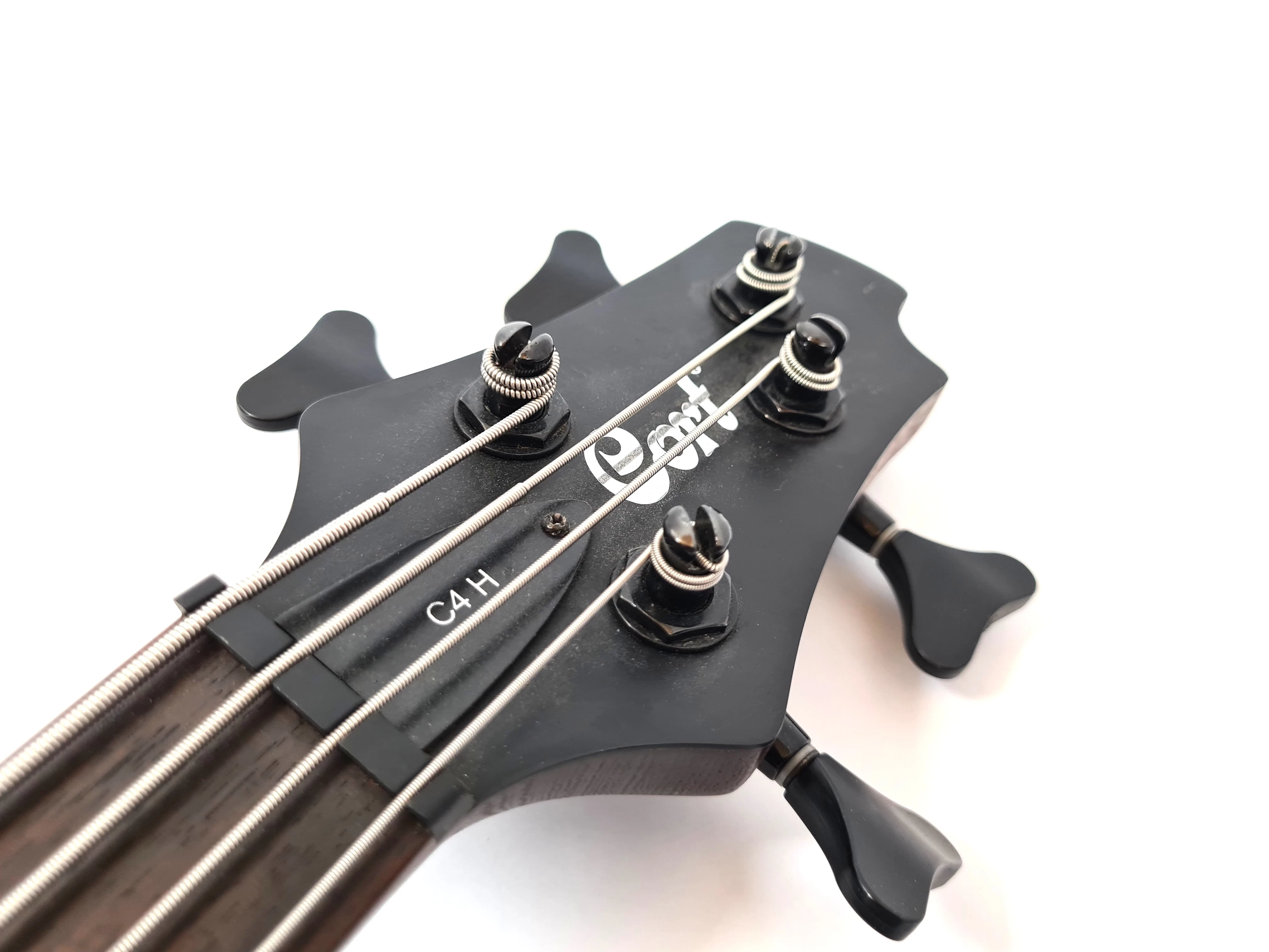 cort-c4h-bks-aktywna-gitara-basowa-etui-kod-producenta-corabvpbk