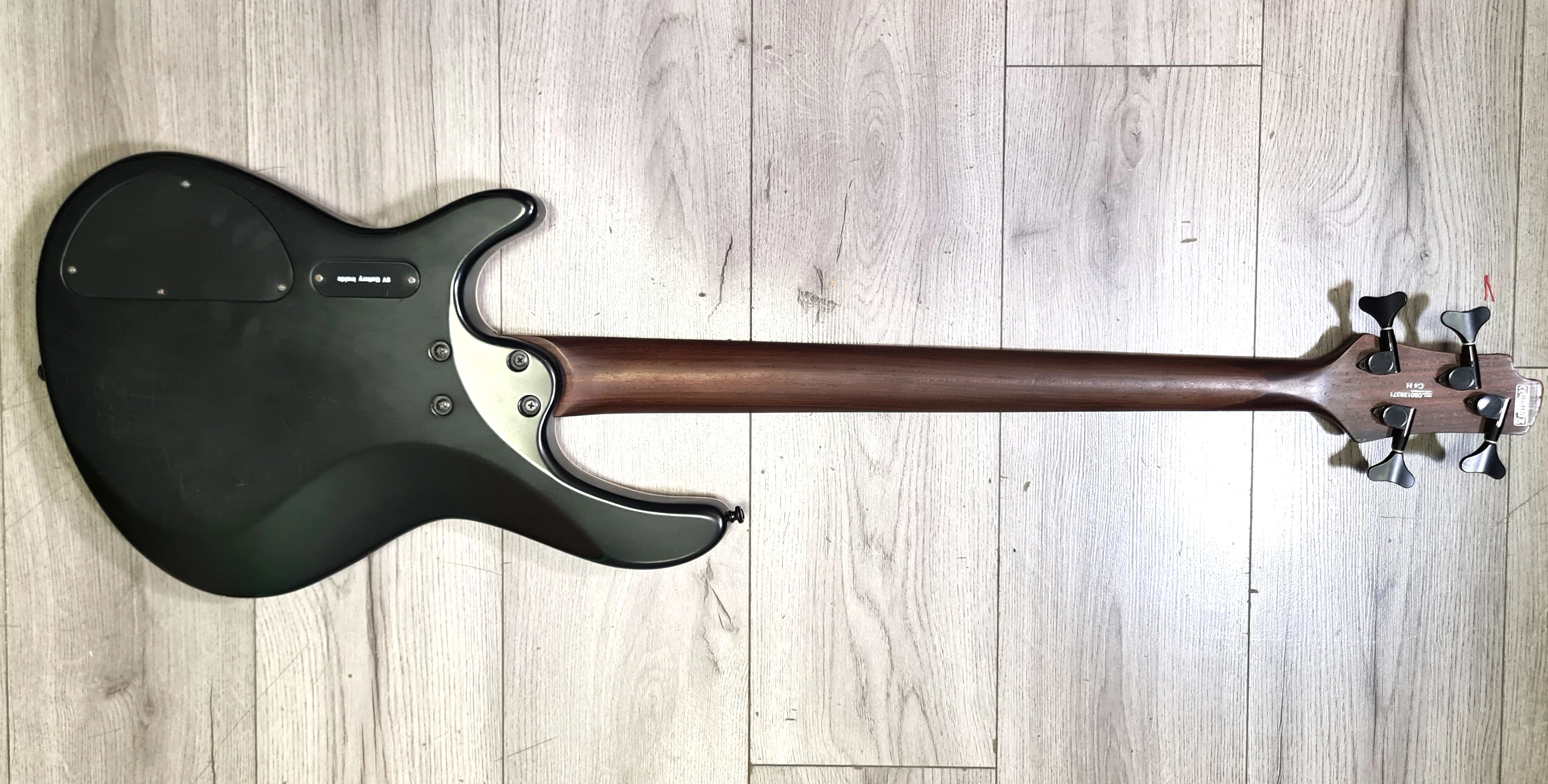 cort-c4h-bks-aktywna-gitara-basowa-etui-marka-cort