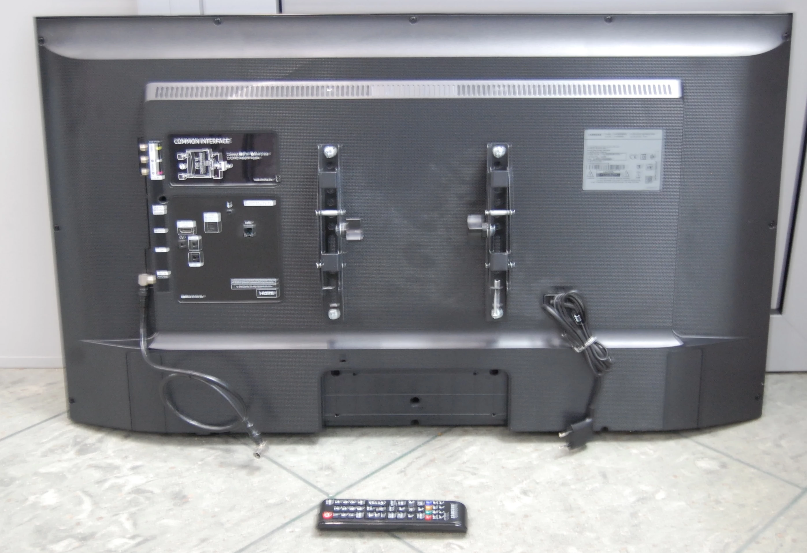 telewizor-led-samsung-hg40ee590skxen-40-full-hd-ean-gtin-8806088420059