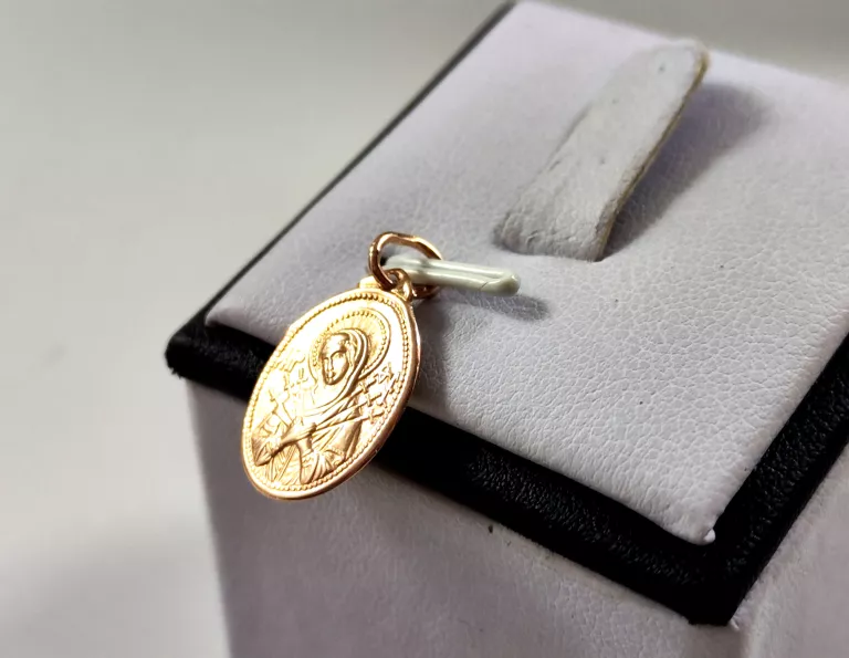 RELIGIJNY ZŁOTY MEDALIK MATKA BOSKA 585 0,59G