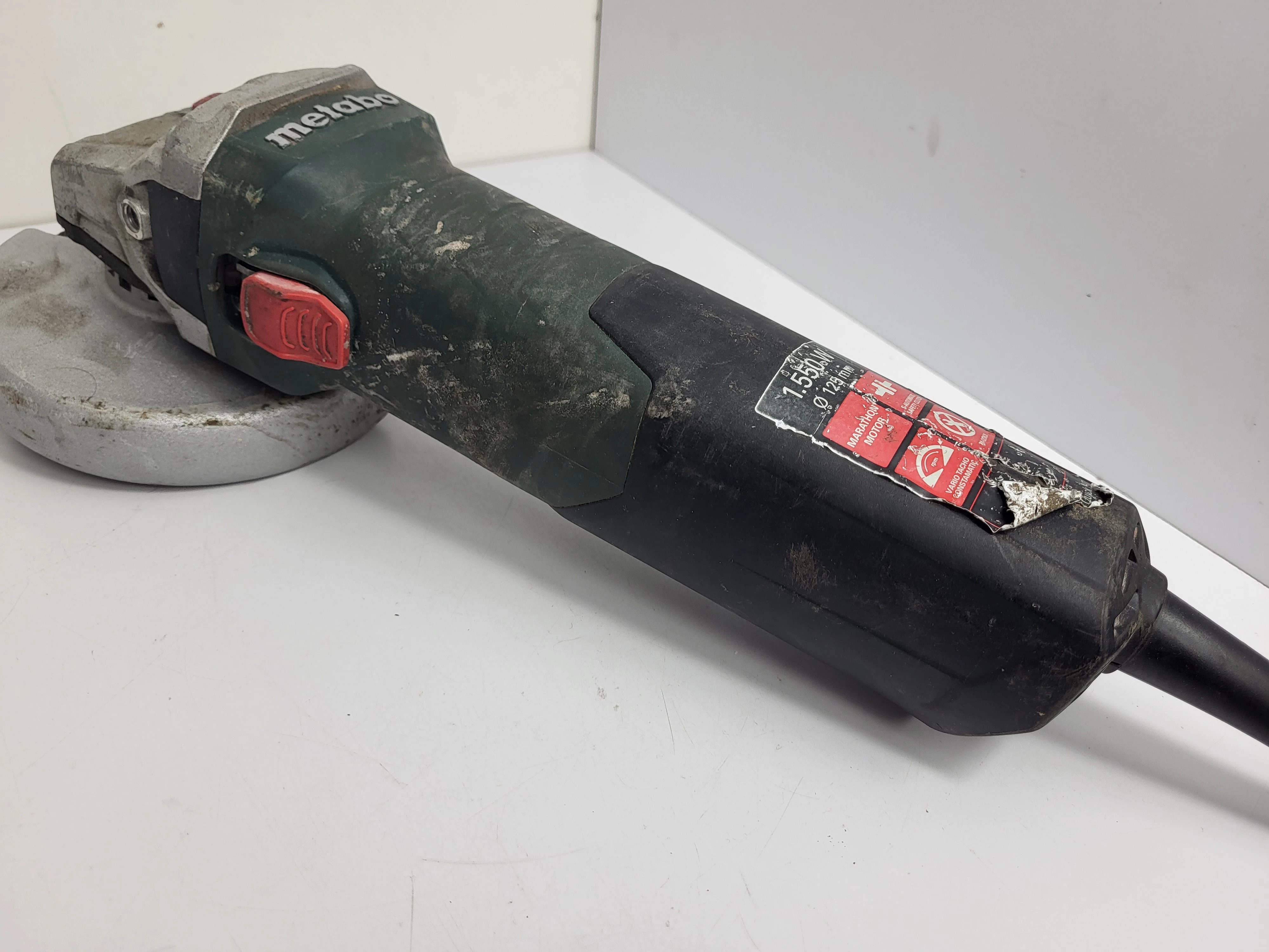 szlifierka-katowa-metabo-rodzaj-zasilania-sieciowa