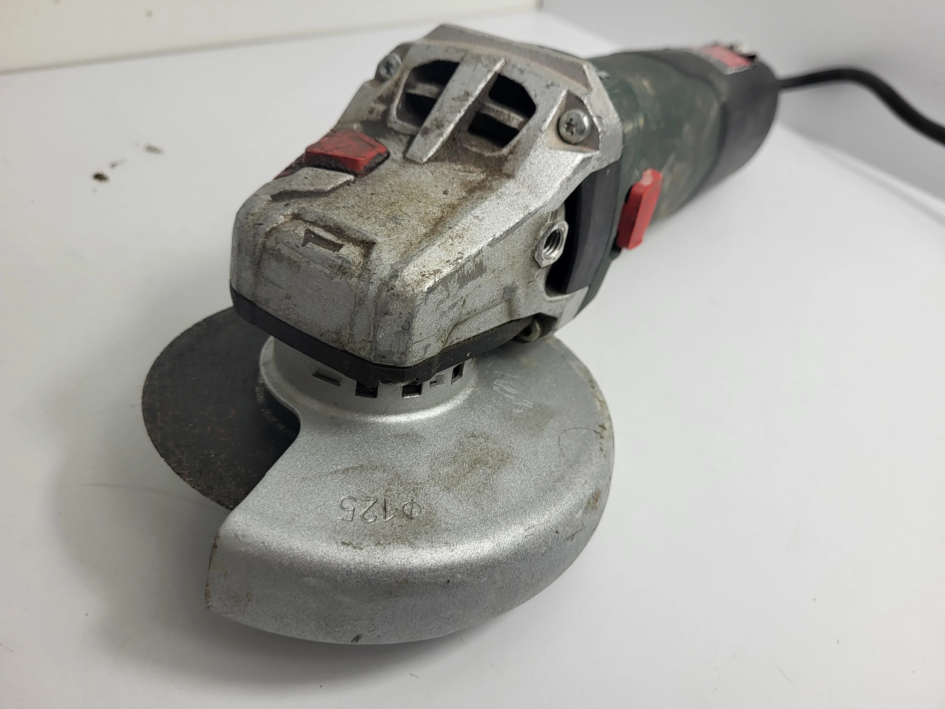 szlifierka-katowa-metabo-rodzaj-zasilania-sieciowa