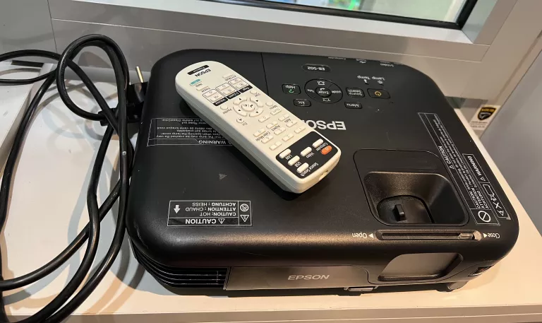 EPSON EB-S02 | MOBILNY | PROJEKTORY + PILOT