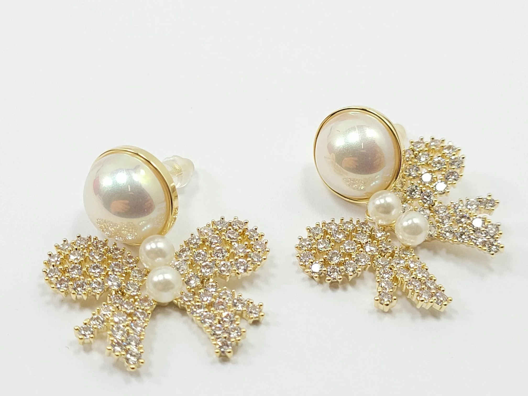 kolczyki-stal-pozlaca-szer-25-cm-perla-zdobienie-marka-inna-marka