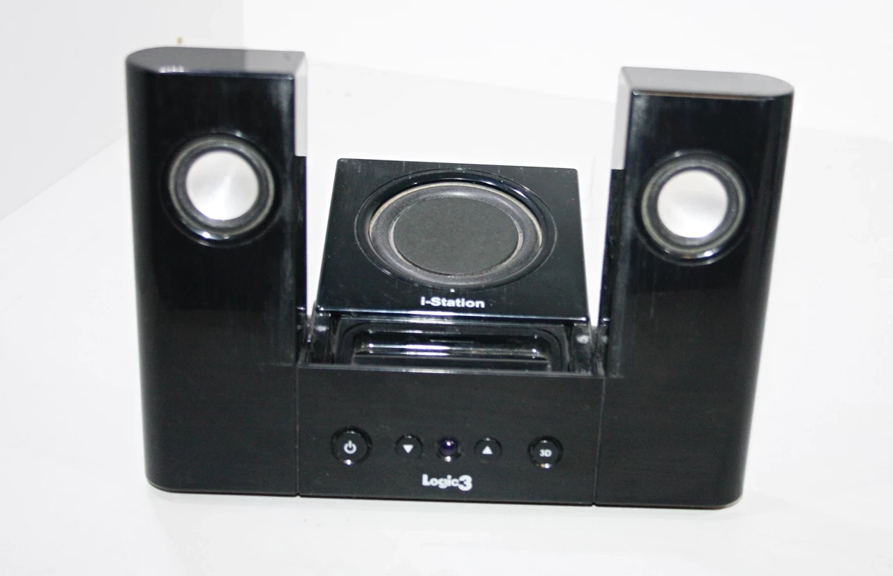 stacja-dokujaca-logic3-i-station-7-stan-uzywany