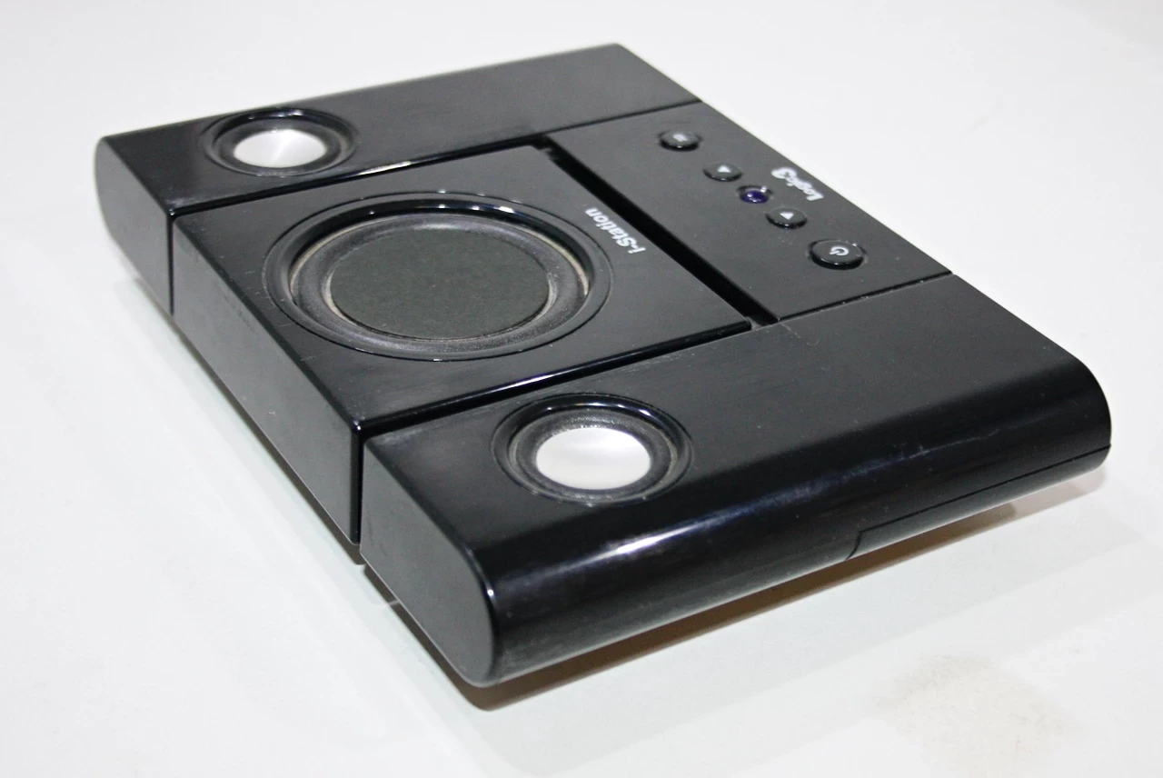 stacja-dokujaca-logic3-i-station-7-kolor-czarny