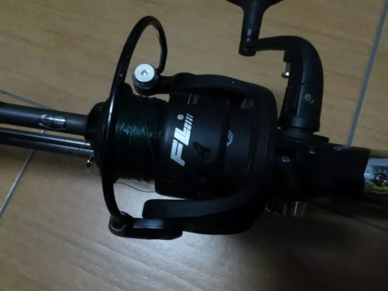 WĘDKA FL FORCE ACTIVE FEEDER 330 + KOŁOWROTEK