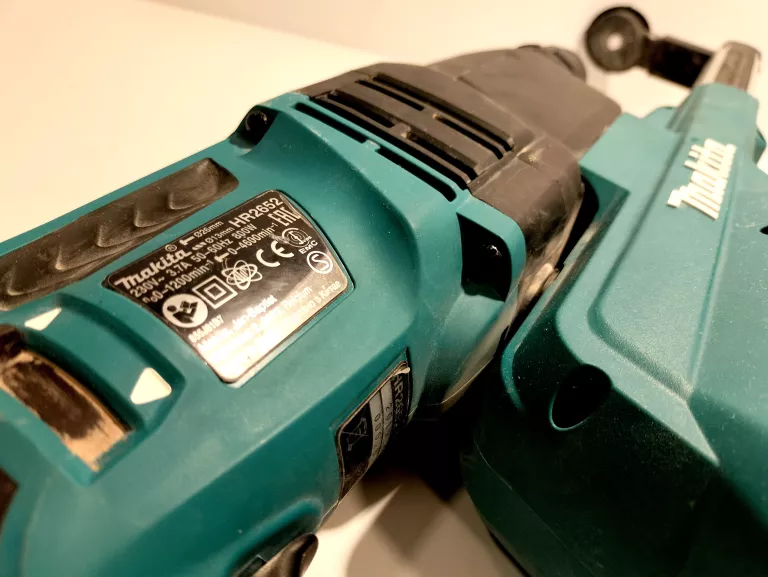 MŁOTOWIERTARKA MAKITA HR2652 + WALIZKA