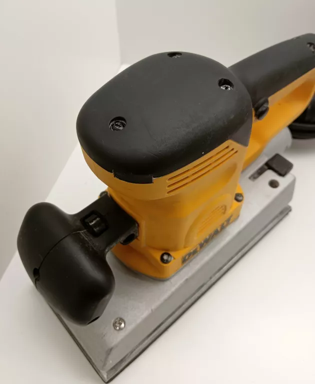 SZLIFIERKA OSCYLACYJNA DEWALT D26421 AKCESORIA