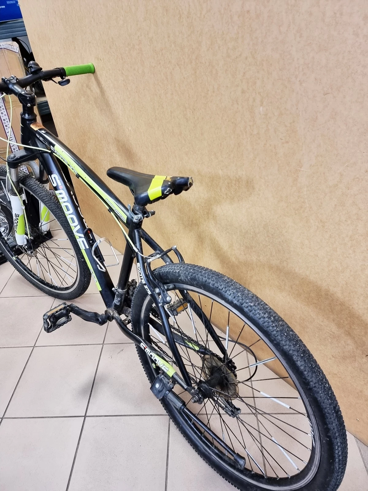 rower-smoove-excite-275-26-czarno-limonkowy-kolor-czarny