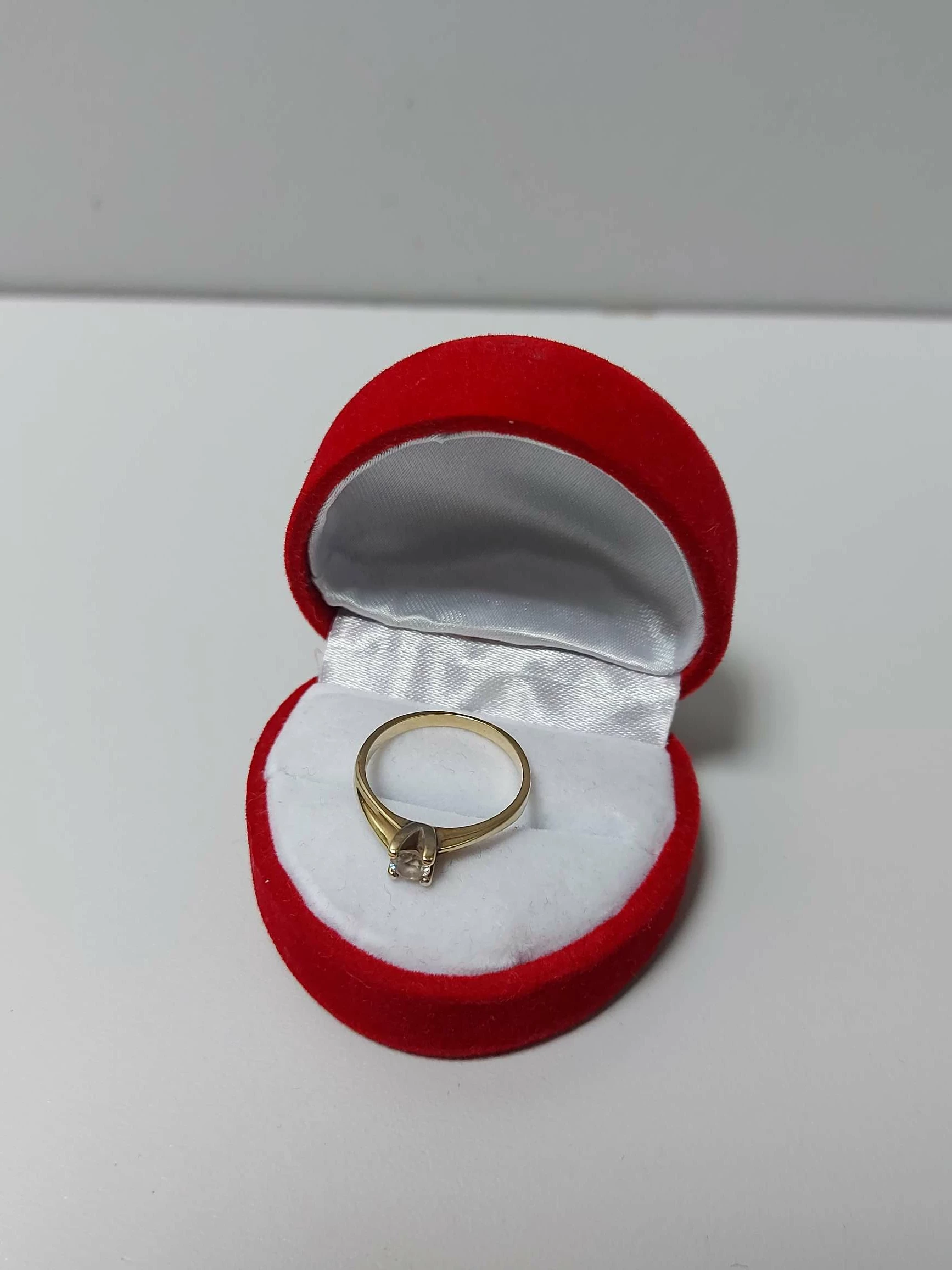 zloty-pierscionek-333-181g-material-15835-2