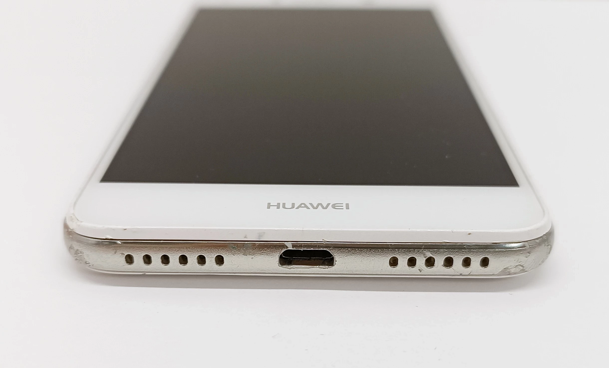 telefon-huawei-y6-ii-compact-nie-laduje-sie-typ-smartfon