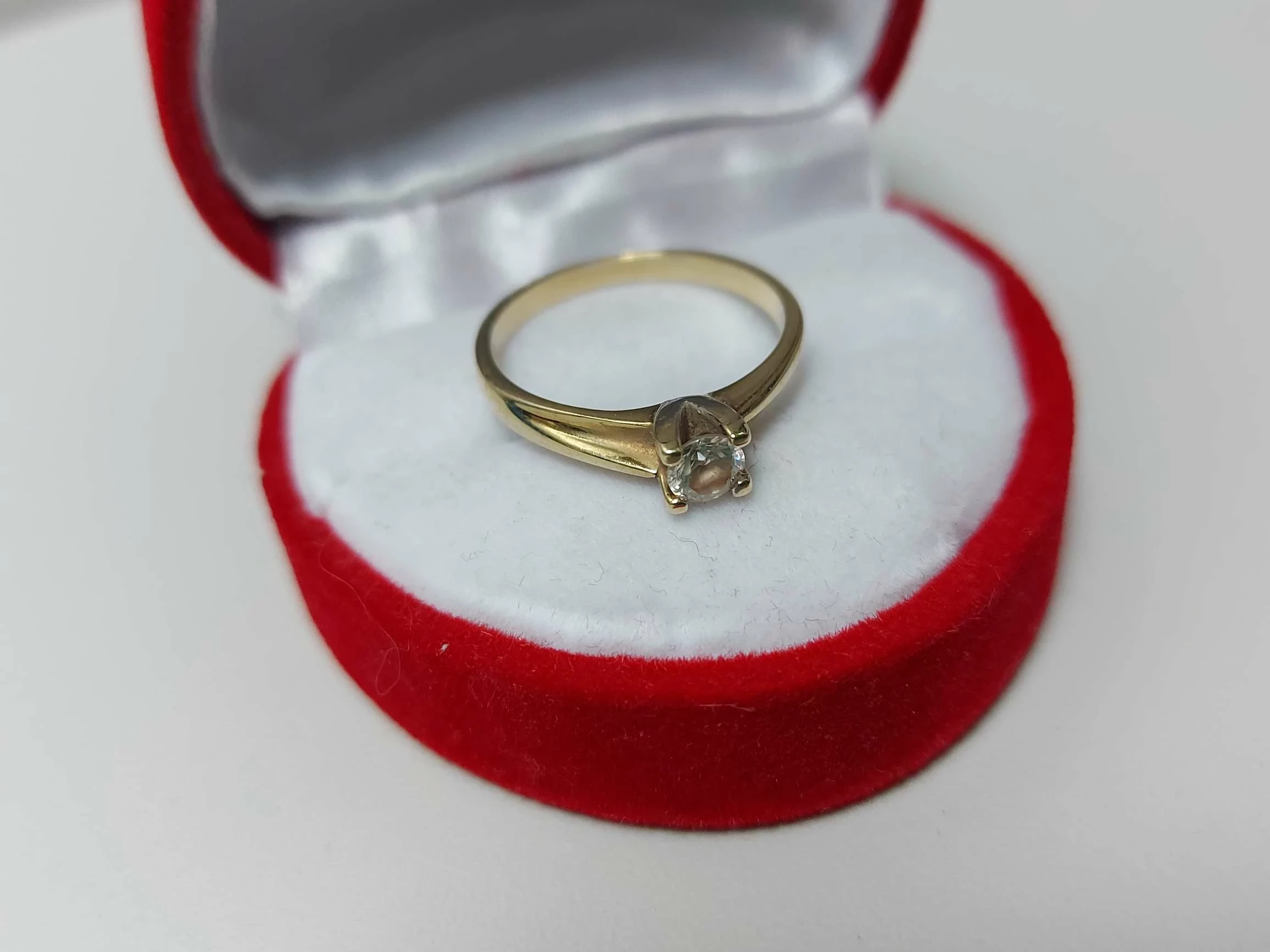 zloty-pierscionek-333-181g-kamien-17088-128