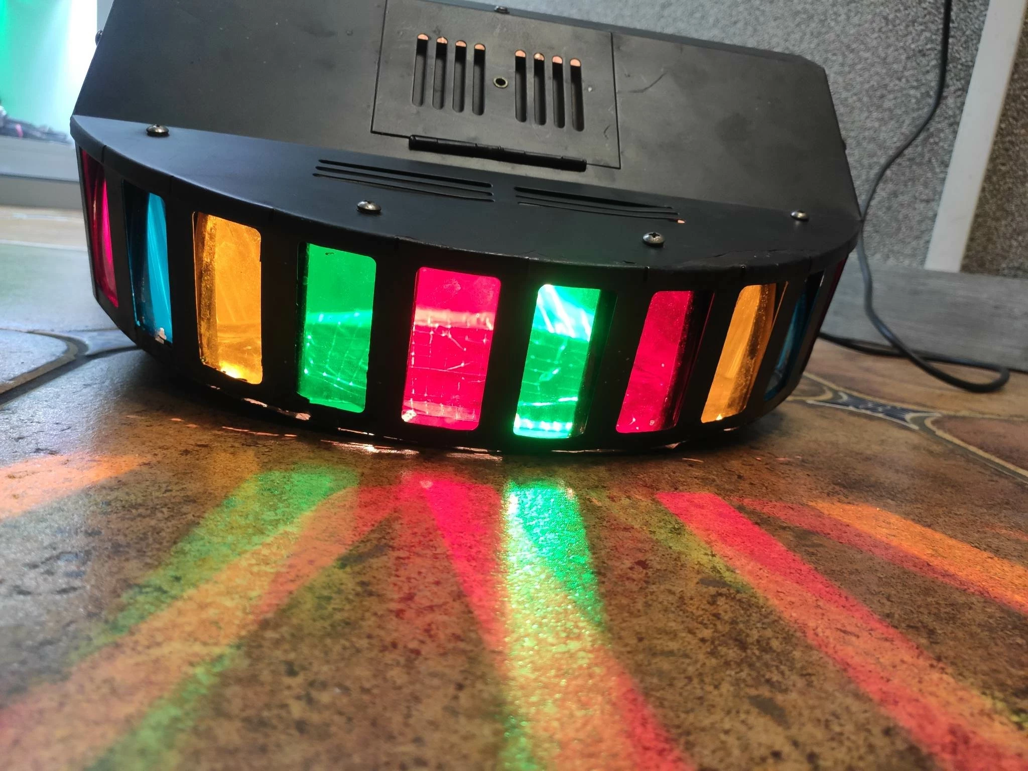 eurolite-derby-d-16-marka-inna