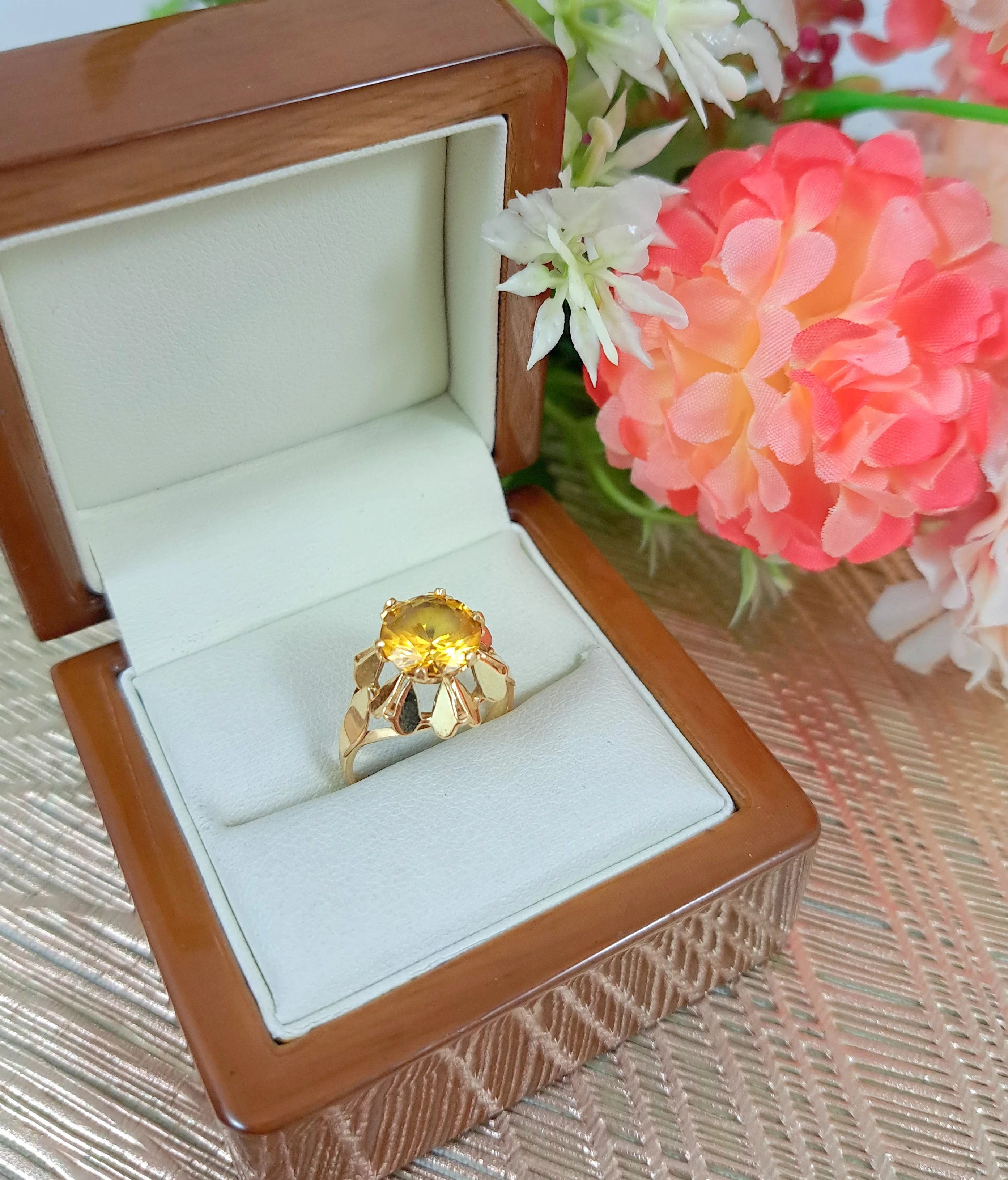 niezwykly-zloty-pierscionek-585-404g-przechodnia-1-przasnysz