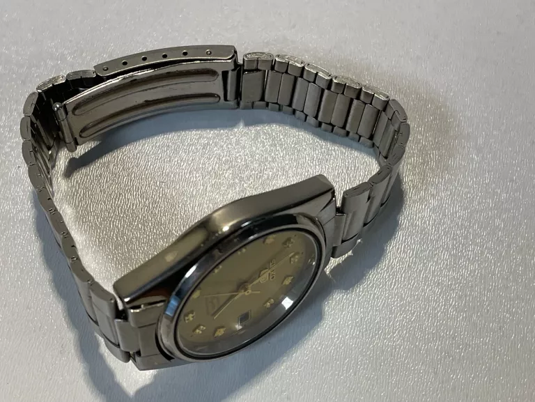 zegarek-seiko-5-automatic-25-jewels-funkcje-datownik