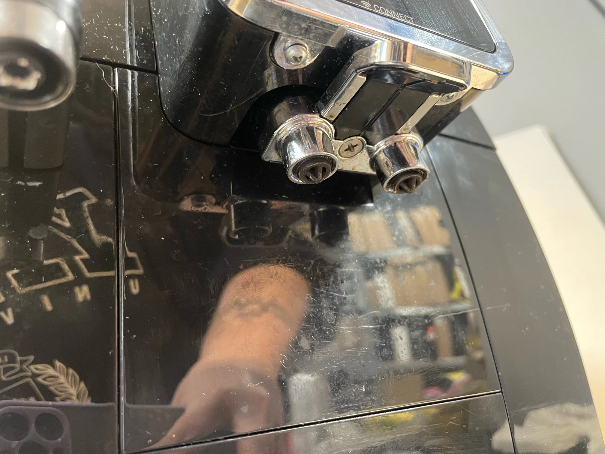 ekspres-delonghi-dinamica-plus-19-bar-rodzaje-kawy-mielona