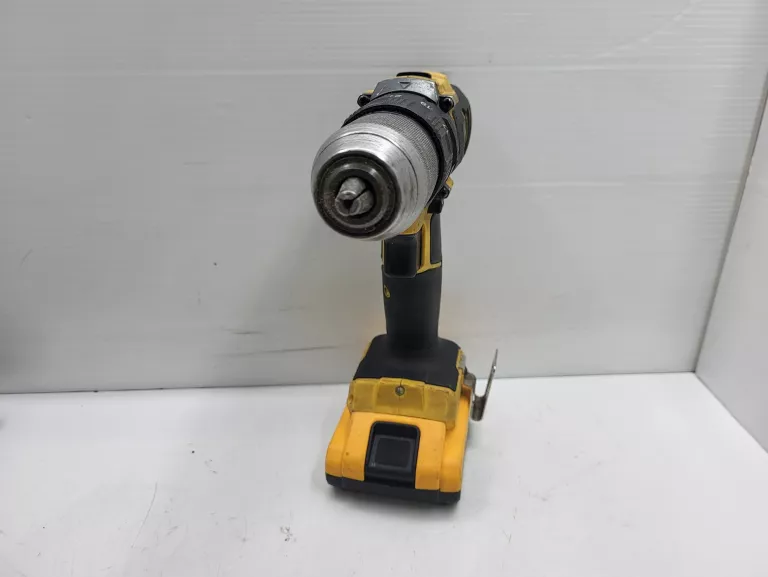 WKRETARKA ADLER AKU-1700 W