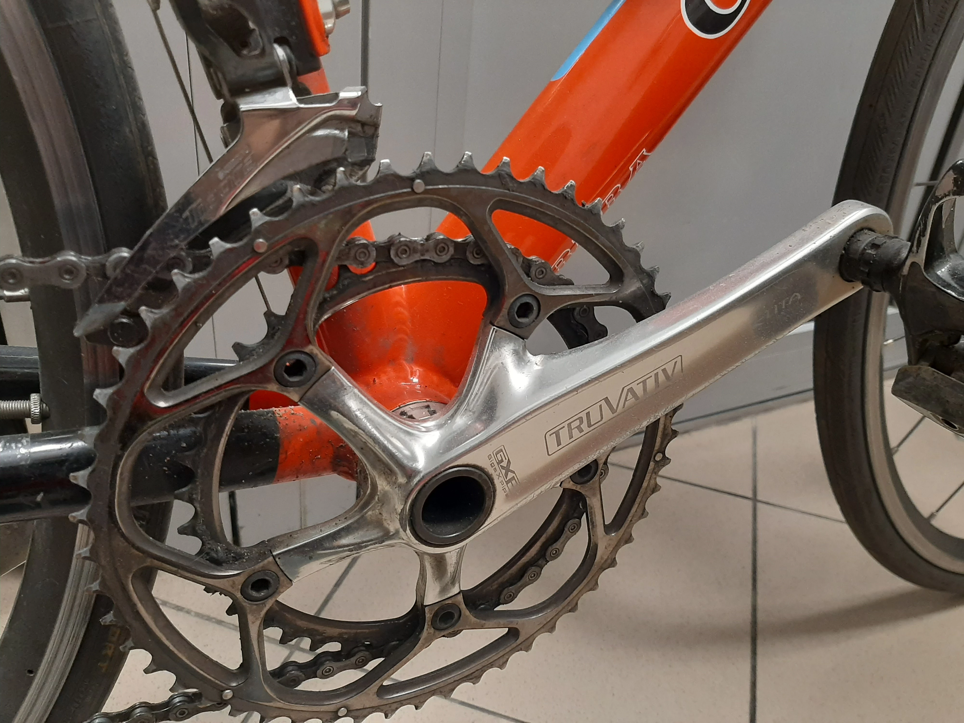 rower-szosowy-carrera-herkules-rc-kolor-wielokolorowy