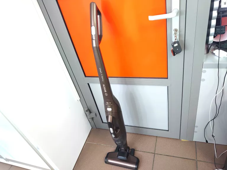 ODKURZACZ PIONOWY BOSCH BBH218LTD