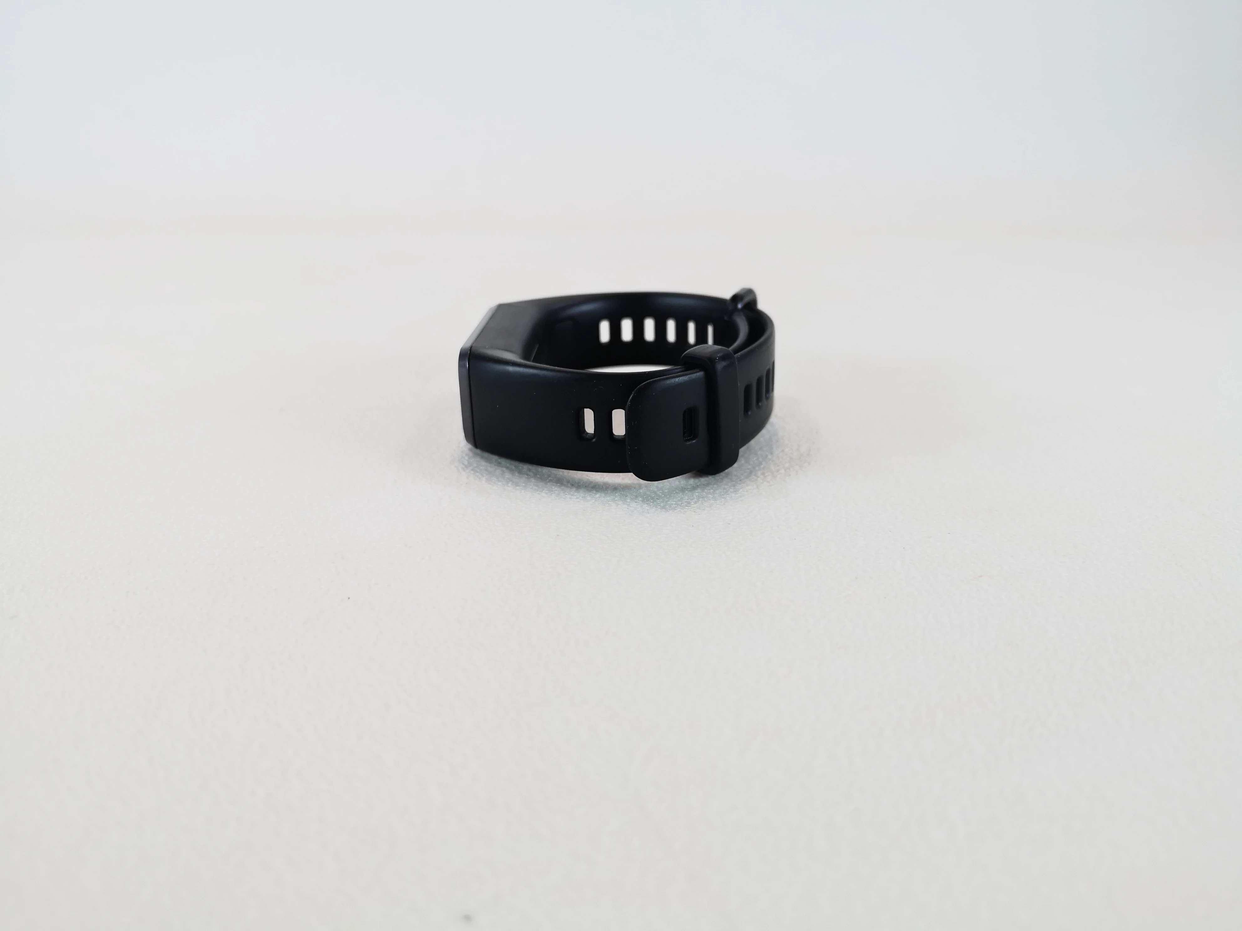 smartband-huawei-band-4-model-ads-b29-kolor-czarny