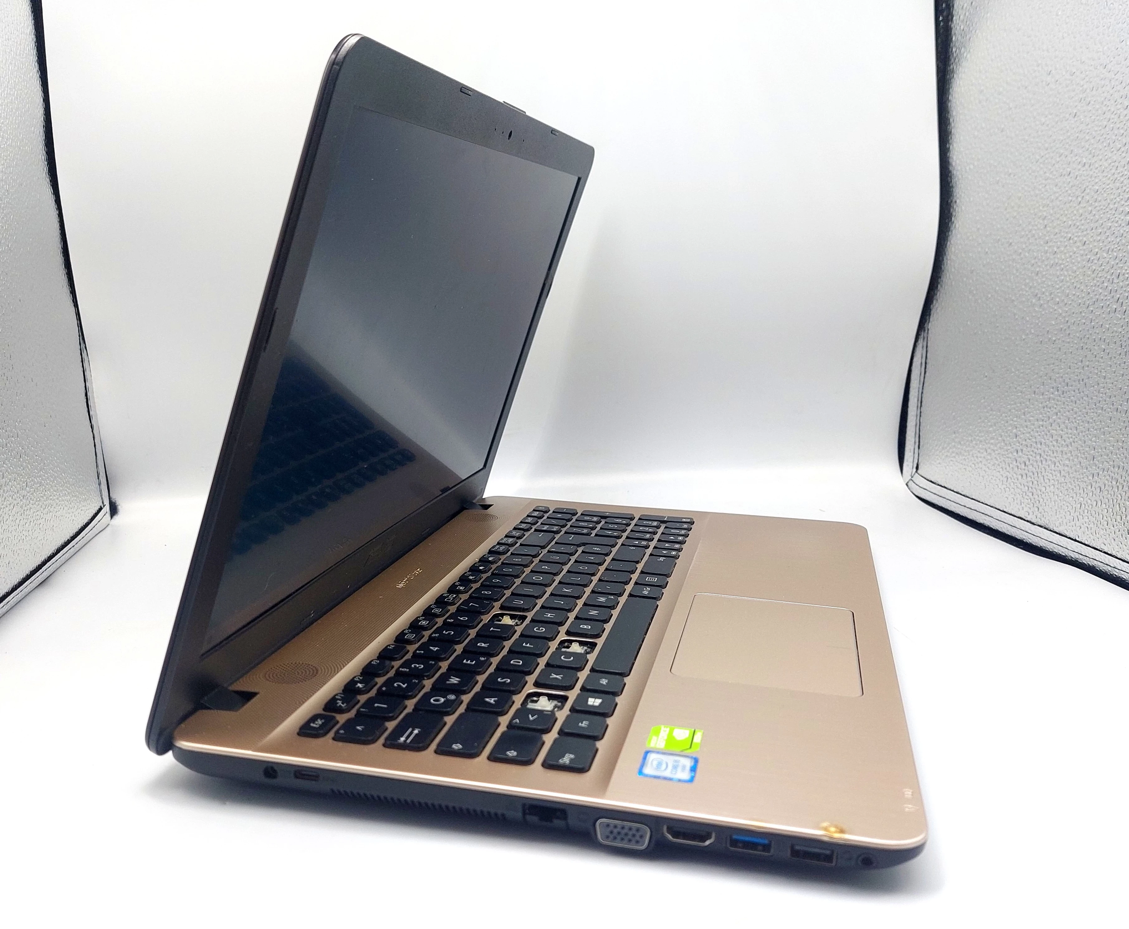 laptop-asus-sonic-master-i5-1tb16-gb-ram-win-10-seria-procesora-intel-core-i5