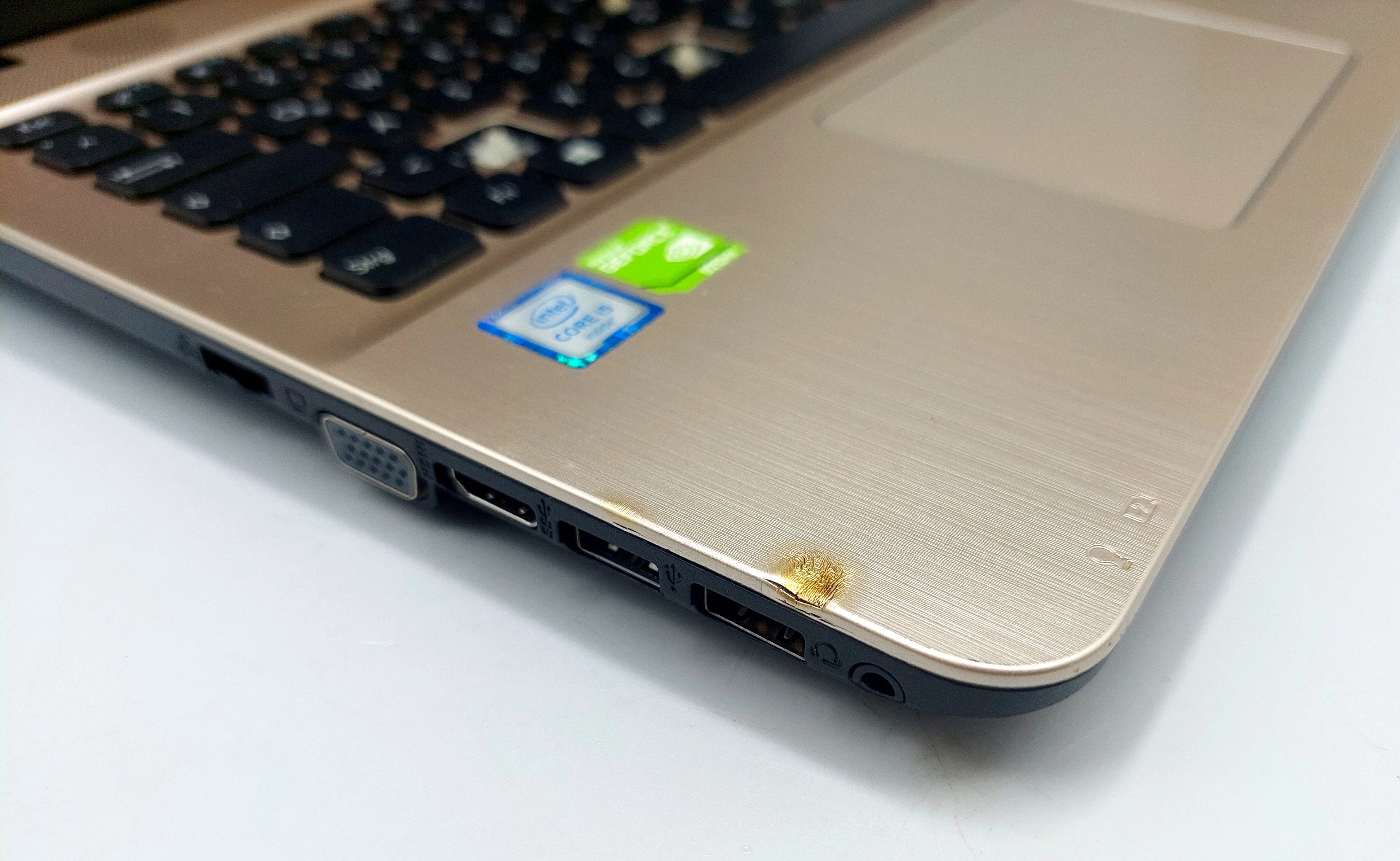 laptop-asus-sonic-master-i5-1tb16-gb-ram-win-10-kod-producenta-r541u