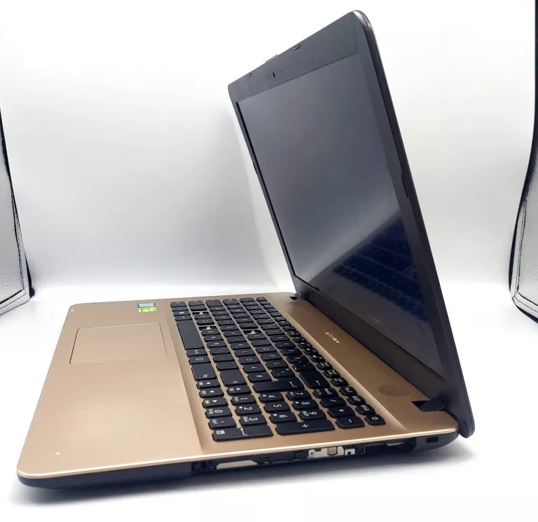 laptop-asus-sonic-master-i5-1tb16-gb-ram-win-10-rozdzielczosc-px-1920-x-1080