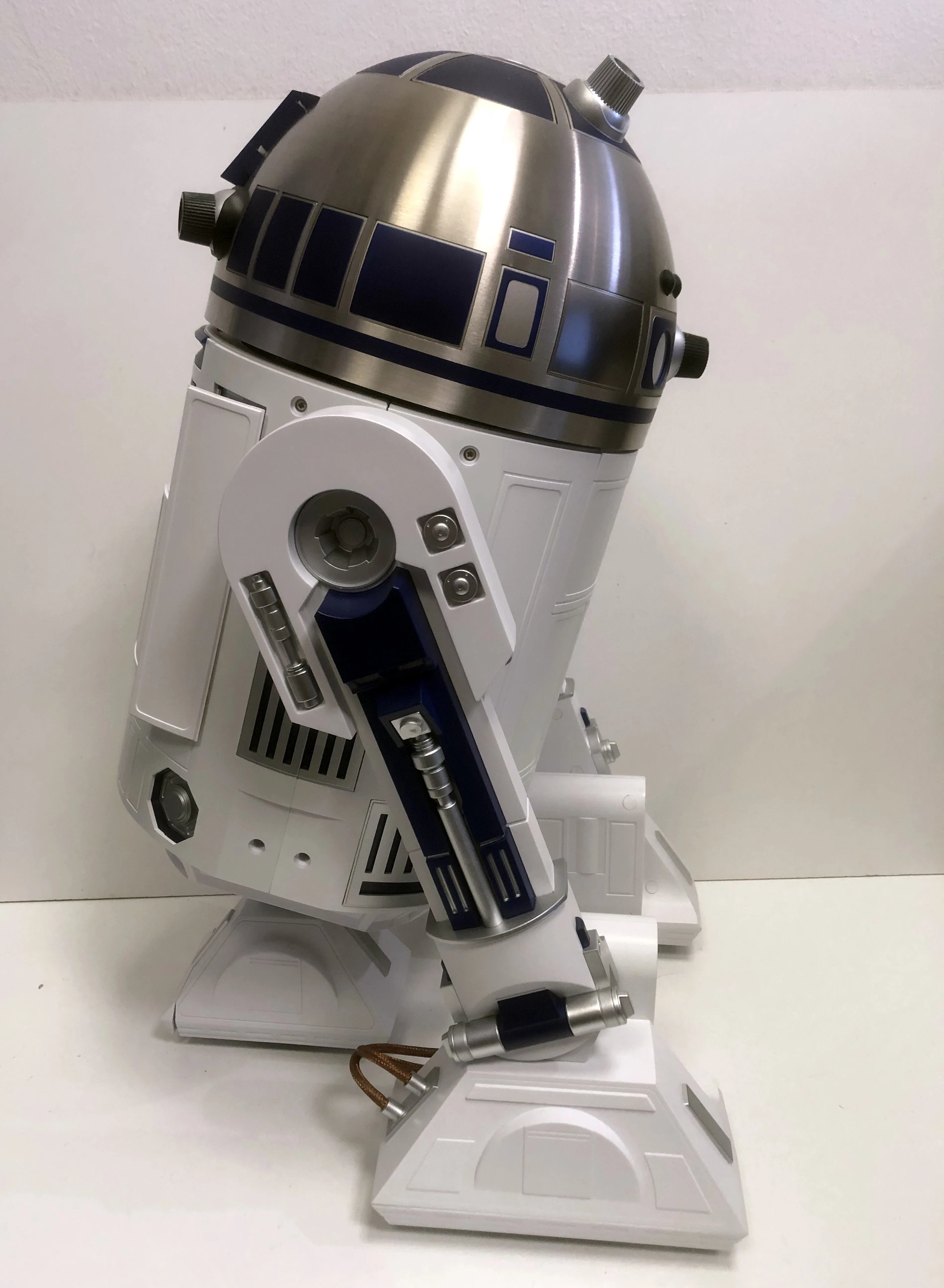 r2-d2-deagostini-robot-zdalnie-sterowany-z-aku-stan-zlozenia-zlozony