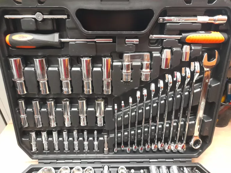 ZESTAW KLUCZE NASADOWE NEO TOOLS 08-671 219SZT