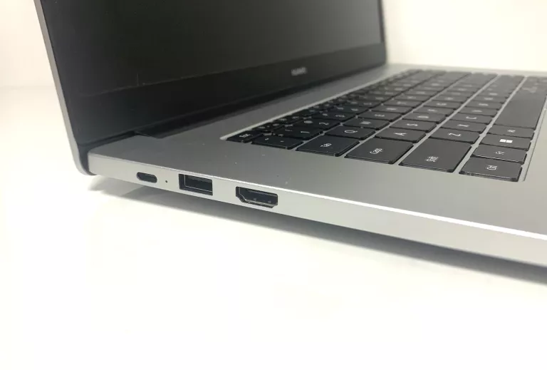 LAPTOP HUAWEI MATEBOOK D15 KOMPLET