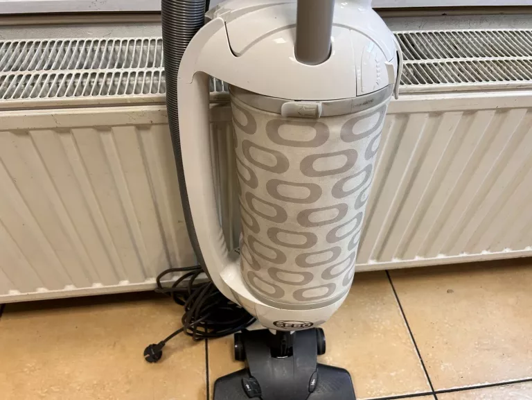 ODKURZACZ PIONOWY SEBO FELIX KOMBI