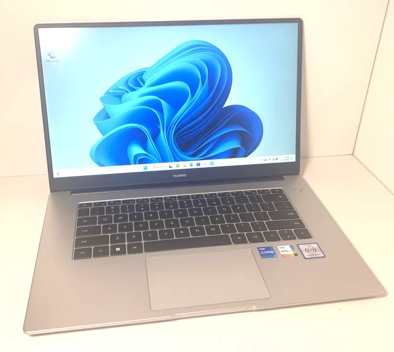 LAPTOP HUAWEI MATEBOOK D15 KOMPLET