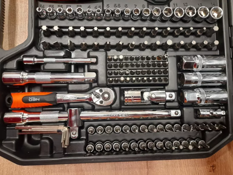 ZESTAW KLUCZE NASADOWE NEO TOOLS 08-671 219SZT